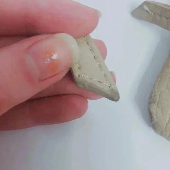 Kenneth Cole Reaction Tan Crossbody - Picture 11 of 12